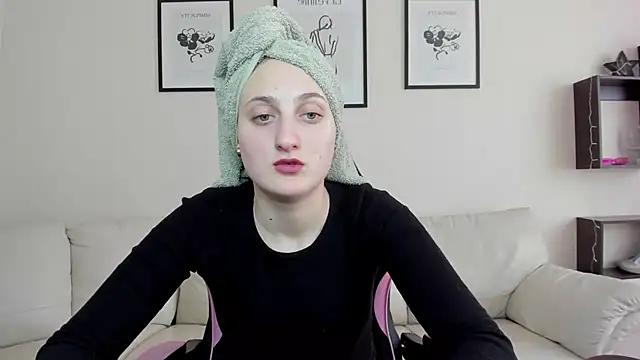 KommuneliFoxi from StripChat