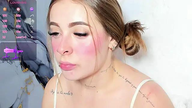Check-out your craziest wishes with our pick of gaming cams models, featuring big knockers, round tails and tight twats.