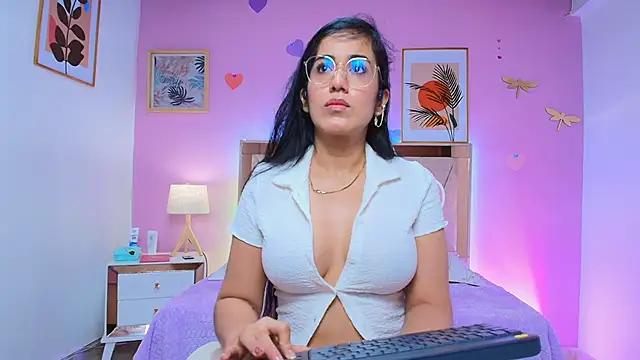 Check-out your craziest wishes with our pick of gaming cams models, featuring big knockers, round tails and tight twats.