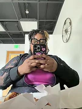 kweenxkarma from StripChat