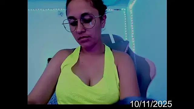 Check-out your craziest wishes with our pick of gaming cams models, featuring big knockers, round tails and tight twats.