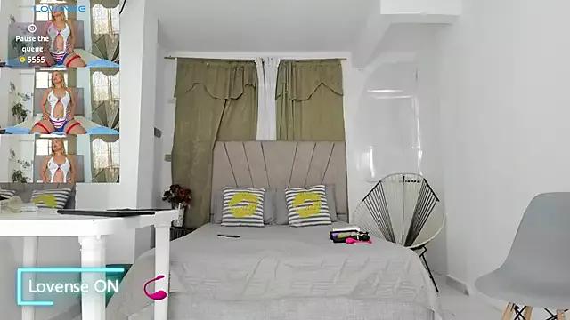 Check-out your craziest wishes with our pick of gaming cams models, featuring big knockers, round tails and tight twats.