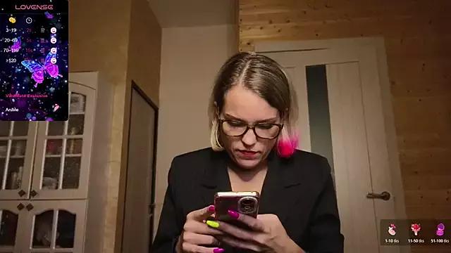 Check-out your craziest wishes with our pick of gaming cams models, featuring big knockers, round tails and tight twats.