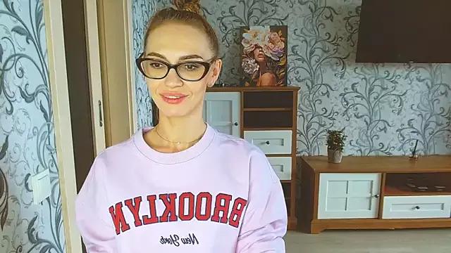 Check-out your craziest wishes with our pick of gaming cams models, featuring big knockers, round tails and tight twats.