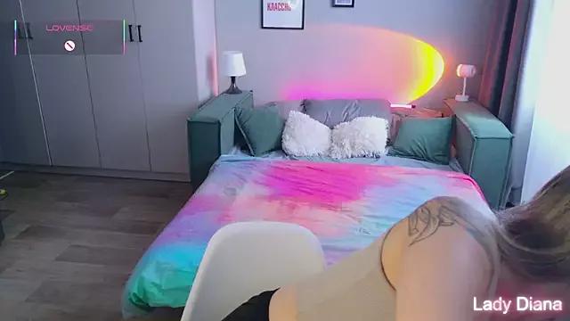 Check-out your craziest wishes with our pick of gaming cams models, featuring big knockers, round tails and tight twats.