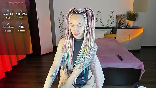 Check-out your craziest wishes with our pick of gaming cams models, featuring big knockers, round tails and tight twats.