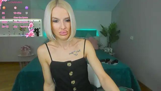 Check-out your craziest wishes with our pick of gaming cams models, featuring big knockers, round tails and tight twats.