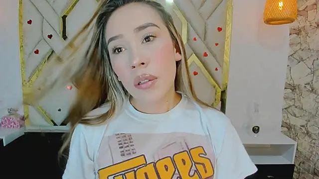 Check-out your craziest wishes with our pick of gaming cams models, featuring big knockers, round tails and tight twats.
