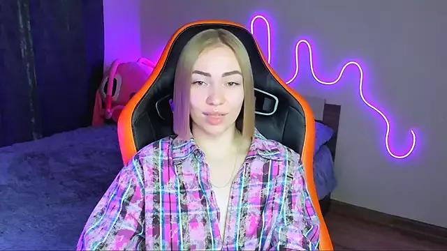 Check-out your craziest wishes with our pick of gaming cams models, featuring big knockers, round tails and tight twats.