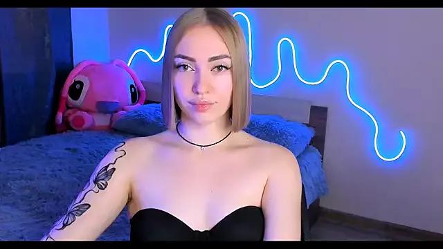 Check-out your craziest wishes with our pick of gaming cams models, featuring big knockers, round tails and tight twats.