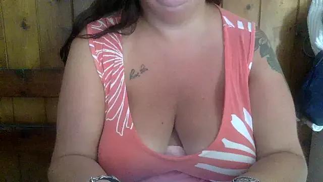 LaReginaNera from StripChat is Freechat