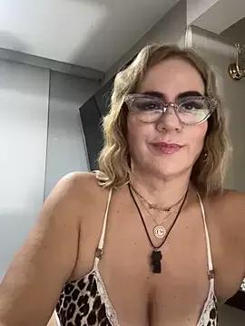 LARIANA_RIVERA23 from StripChat is Freechat