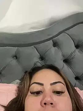 Photos of lariic from StripChat is Freechat