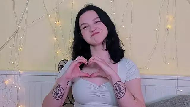 LatinaHuguenin from StripChat is Freechat