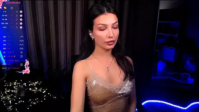 Laura_Bess from StripChat is Freechat