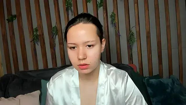 Laura_Ellinss from StripChat is Freechat