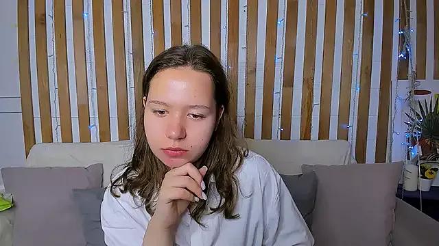 Laura_Ellinss from StripChat is Freechat