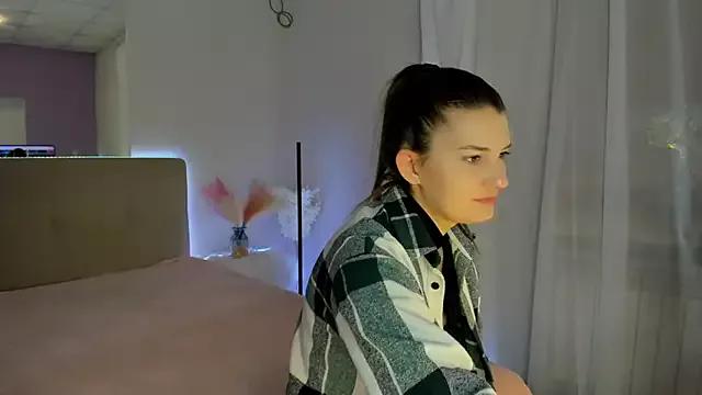 Laura_Leee from StripChat is Freechat