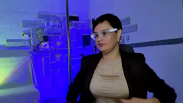 LauraDavidsons from StripChat is Freechat