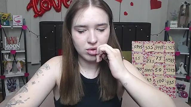 LauraHlot from StripChat is Freechat