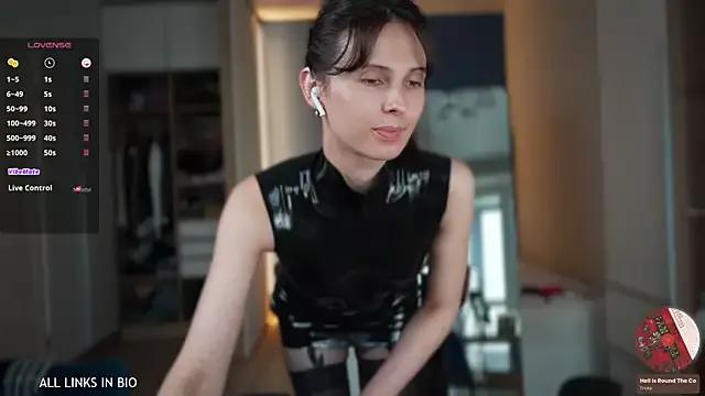 LAUREL_HAZEL from StripChat is Freechat
