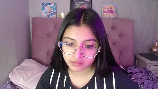 laurenelove from StripChat is Freechat