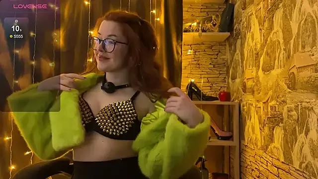Check-out your craziest wishes with our pick of gaming cams models, featuring big knockers, round tails and tight twats.