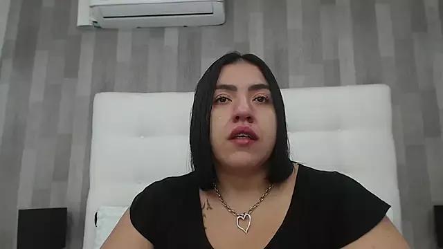 LeahMillerr from StripChat is Freechat
