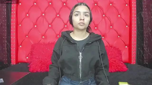 leigh-angels from StripChat is Freechat