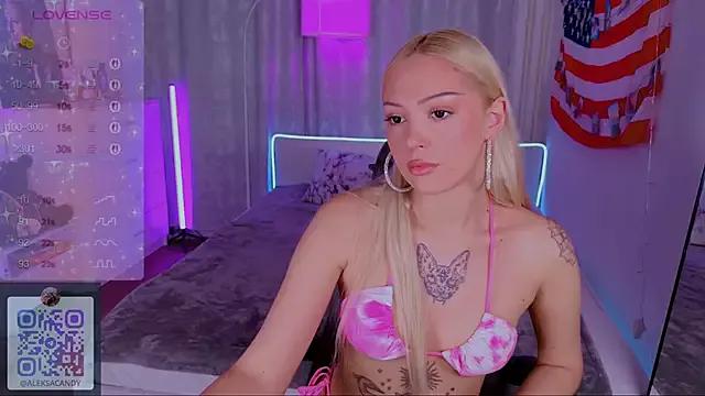 Check-out your craziest wishes with our pick of gaming cams models, featuring big knockers, round tails and tight twats.