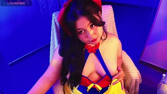 Check-out your craziest wishes with our pick of gaming cams models, featuring big knockers, round tails and tight twats.