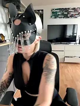 Leonie_Sommer from StripChat is Freechat