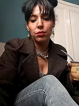 leonni_ from StripChat is Freechat