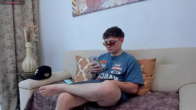 Check-out your craziest wishes with our pick of gaming cams models, featuring big knockers, round tails and tight twats.