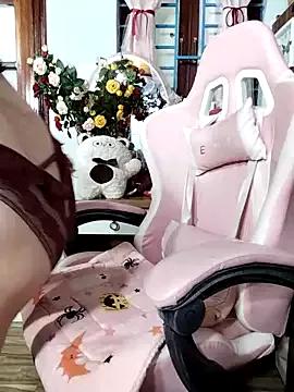 Check-out your craziest wishes with our pick of gaming cams models, featuring big knockers, round tails and tight twats.