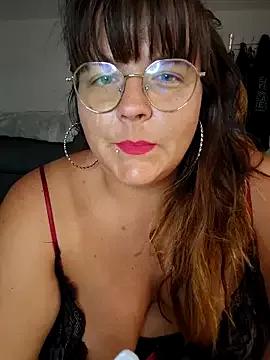 LeuleuSexy from StripChat is Freechat