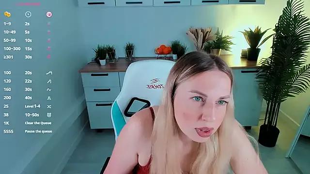 Check-out your craziest wishes with our pick of gaming cams models, featuring big knockers, round tails and tight twats.