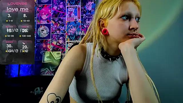 Lexy-Woorhez from StripChat is Freechat