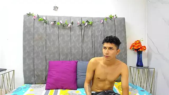 lia78couplesweet from StripChat is Freechat