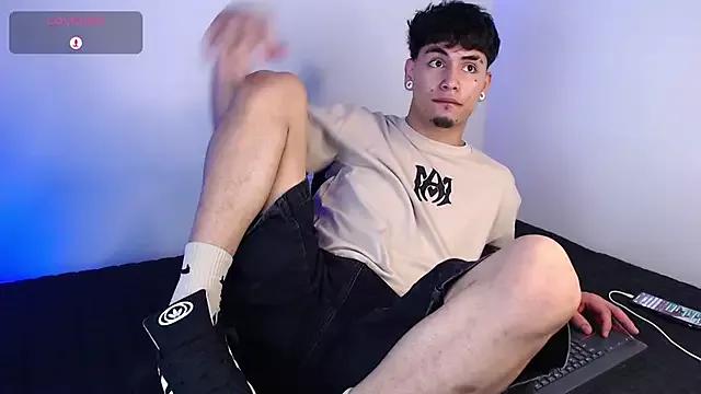 liam_ruiz_ from StripChat is Freechat