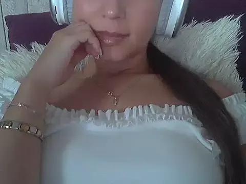Light-Bluee from StripChat is Freechat