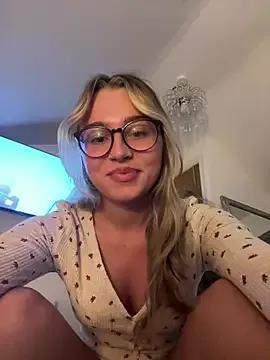 LilaRosie from StripChat is Freechat