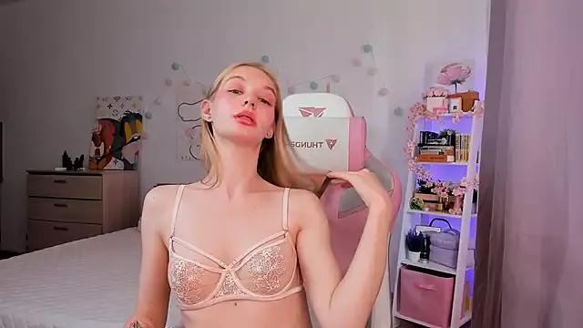 Lili_Lucky from StripChat is Freechat