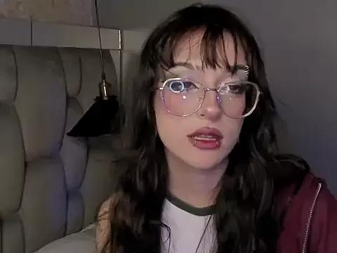 Lilith_crow from StripChat is Freechat