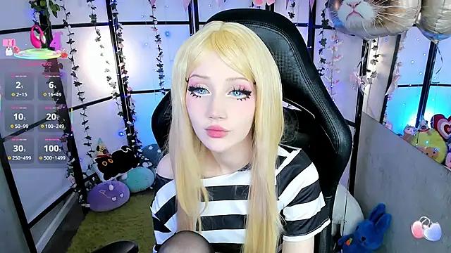Check-out your craziest wishes with our pick of gaming cams models, featuring big knockers, round tails and tight twats.