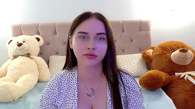 Check-out your craziest wishes with our pick of gaming cams models, featuring big knockers, round tails and tight twats.
