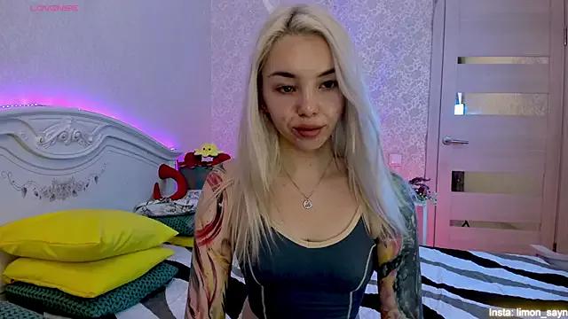 LillyMoure_ from StripChat is Freechat