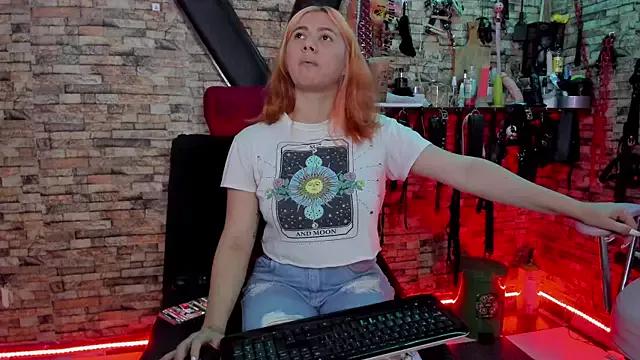 Liltildeman_moon from StripChat is Freechat