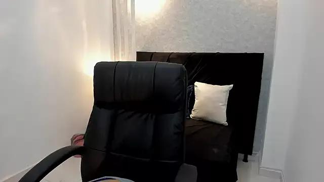 lily_cash1 from StripChat is Freechat