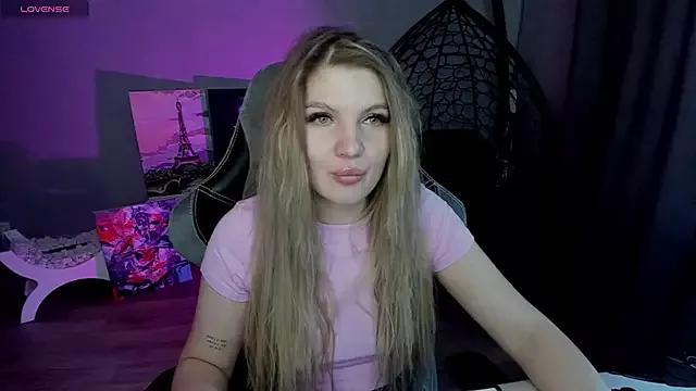 Check-out your craziest wishes with our pick of gaming cams models, featuring big knockers, round tails and tight twats.